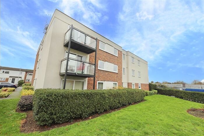 2 Bedroom Flat For Sale In Martin Close, Uxbridge, UB10