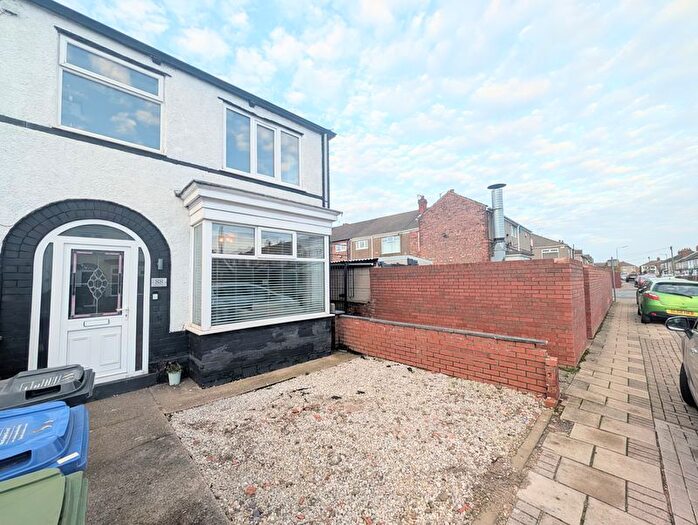 3 Bedroom End Terrace House For Sale In Huddleston Road, Grimsby, DN32