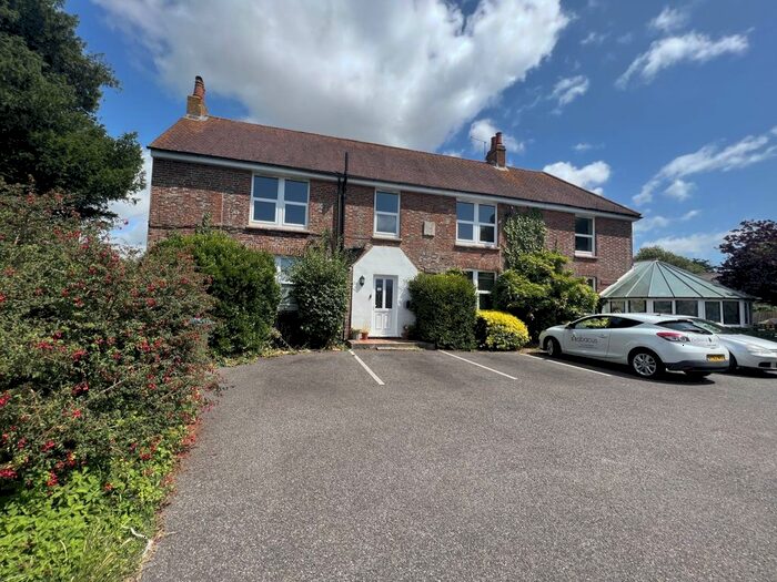 2 Bedroom Flat To Rent In Innerwyke Manor, Felpham, PO22