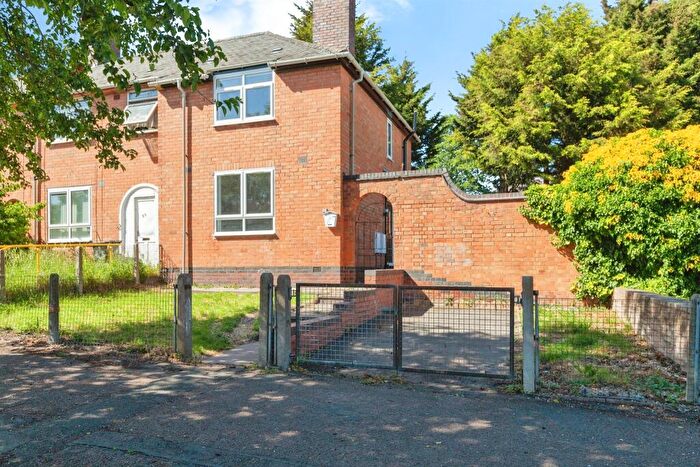 3 Bedroom End Of Terrace House For Sale In Stephenson Drive, Leicester, LE3
