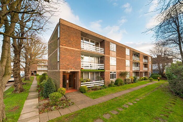 2 Bedroom Flat To Rent In Charwood, Leigham Court Road, SW16