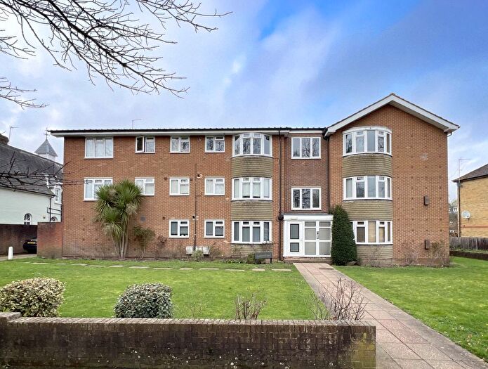 3 Bedroom Flat To Rent In The Avenue, Worcester Park, KT4