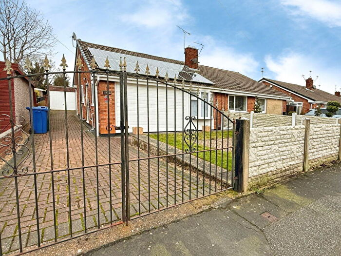 2 Bedroom Semi-Detached Bungalow For Sale In Eastfield Road, Armthorpe, Doncaster, DN3