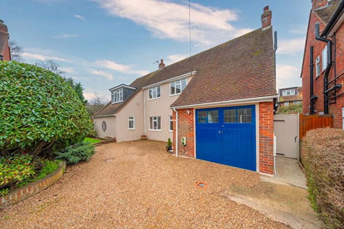 4 Bedroom Detached House For Sale In Shepperton, Surrey, TW17