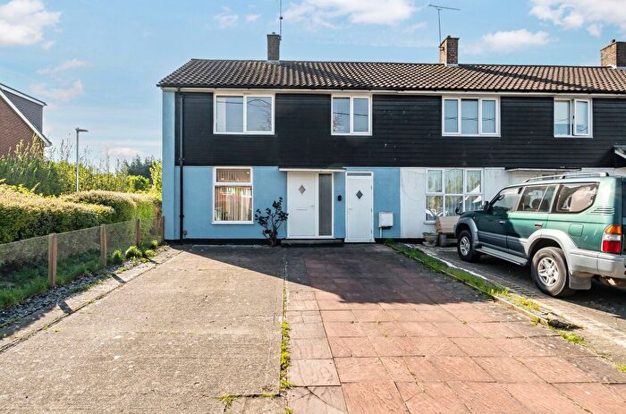 3 Bedroom End Terrace House For Sale In Shepherds Lane, Bracknell, Berkshire, RG42