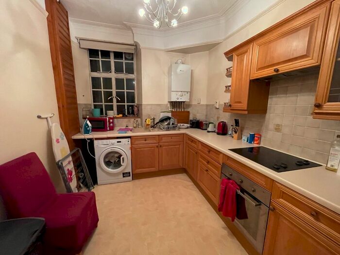 1 Bedroom Flat To Rent In Sutton Lane North, Chiswick, W4