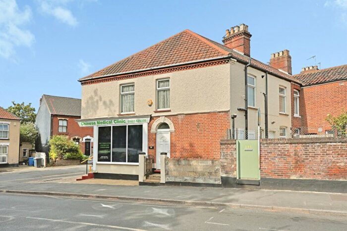 4 Bedroom End Of Terrace House For Sale In Silver Road, Norwich, NR3