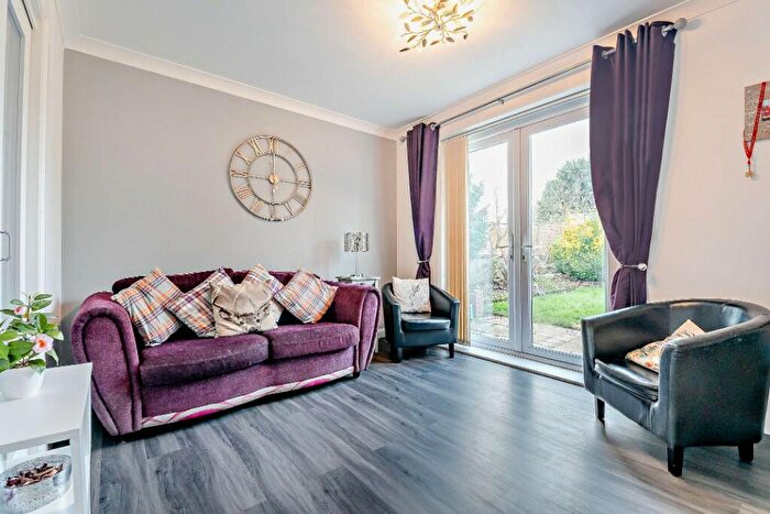 2 Bedroom Detached Bungalow For Sale In Lansdowne Road, Littlehampton, West Sussex, BN17