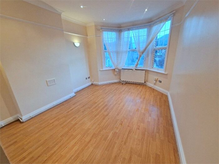 2 Bedroom Flat To Rent In Rosenthal Road, Catford, London, SE6