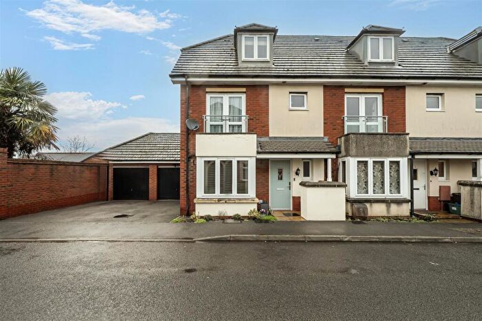 4 Bedroom End Of Terrace House For Sale In Winter Walk, Whitchurch, Bristol, BS14