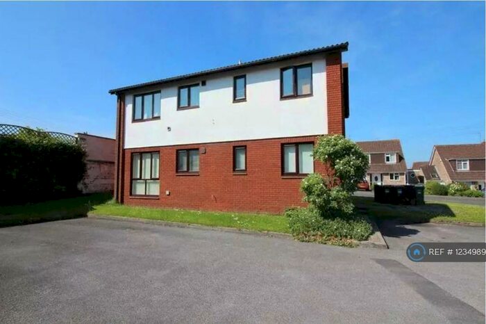 1 Bedroom Flat To Rent In Fosse Way, Nailsea, Bristol, BS48