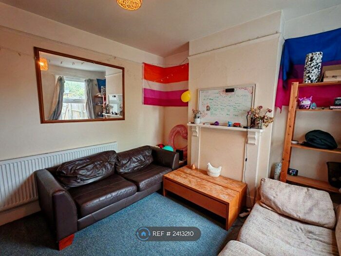 4 Bedroom Terraced House To Rent In Hemingford Road, Cambridge, CB1