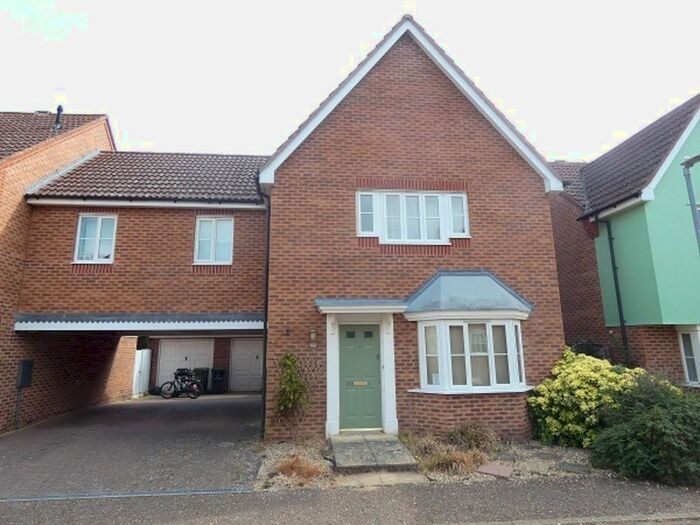 3 Bedroom Semi-Detached House To Rent In Comfrey Way, Thetford, IP24