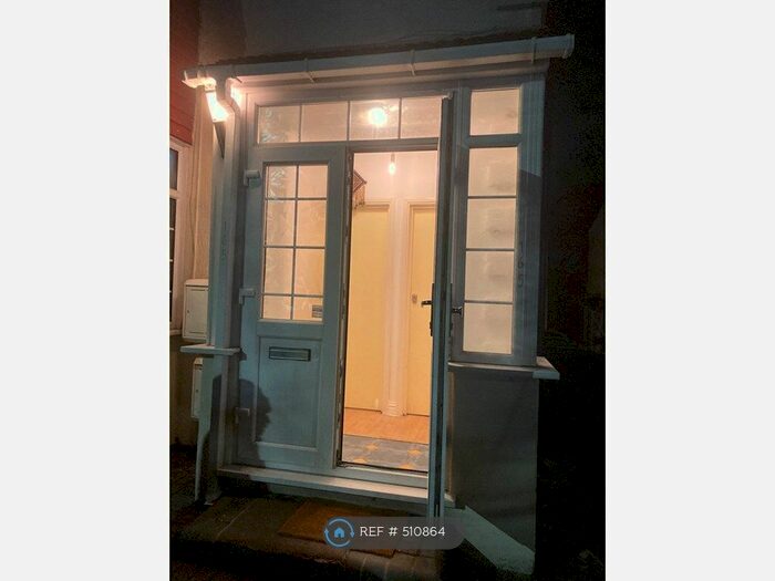 3 Bedroom Flat To Rent In Holders Hill Road, London, NW7