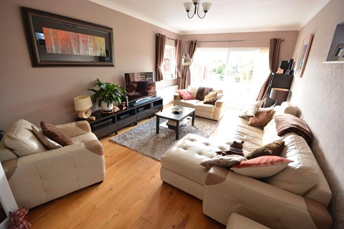 4 Bedroom Detached House For Sale In Gravel Hill, Wimborne, Dorset, BH21