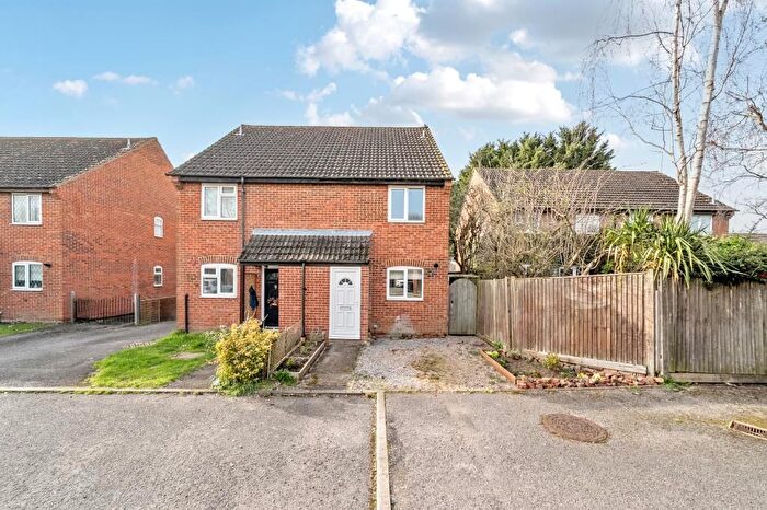 2 Bedroom Semi-Detached House To Rent In Poffley Place, Thatcham, RG19