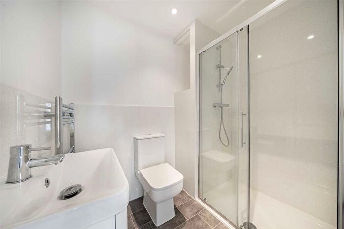 2 Bedroom Flat To Rent In Briggs Mews, London, SE12
