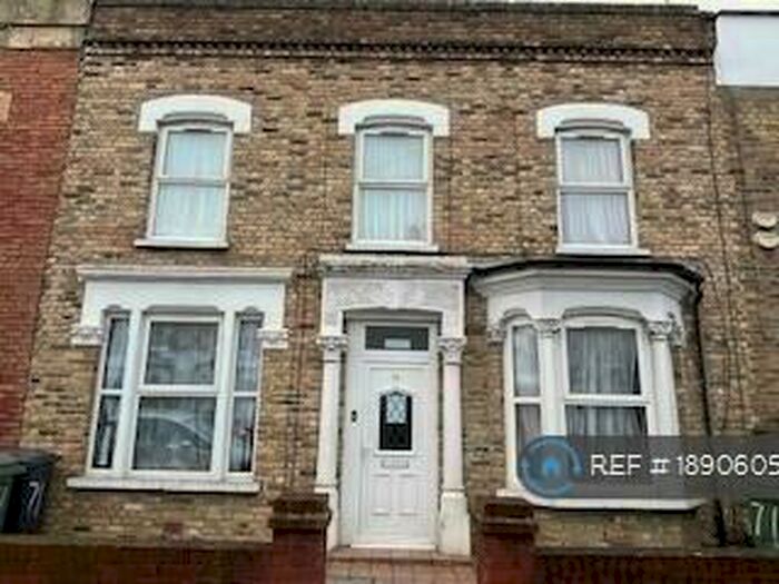 3 Bedroom Flat To Rent In Thorpedale Road, London, N4