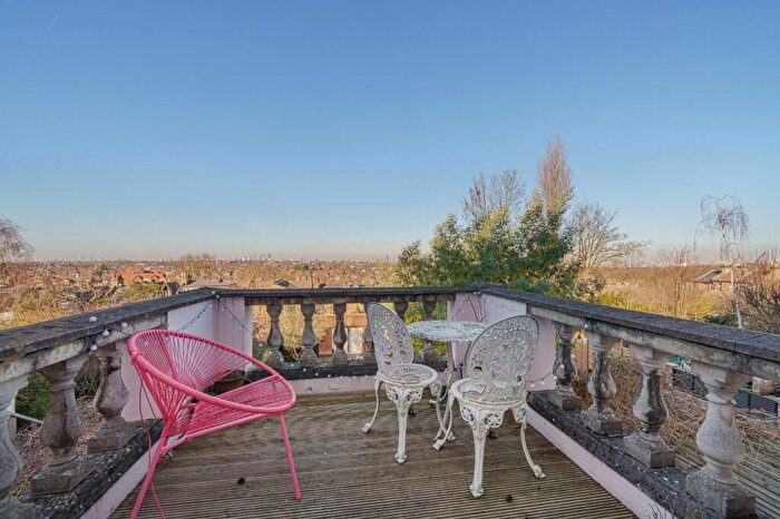 1 Bedroom Apartment For Sale In Overhill Road, East Dulwich, London, SE22