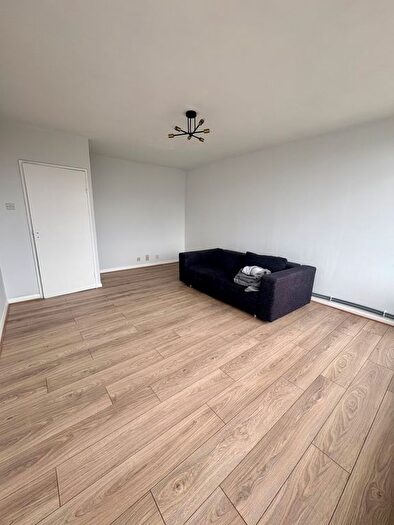 2 Bedroom Flat To Rent In Keswick Road, London, SW15