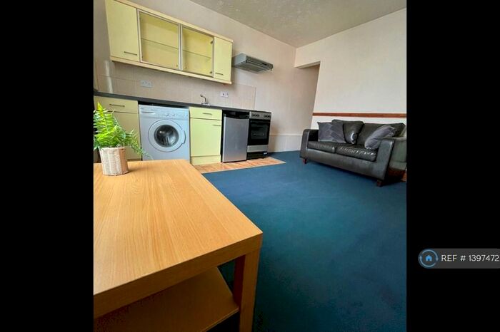 1 Bedroom Flat To Rent In Aston View, Leeds, LS13