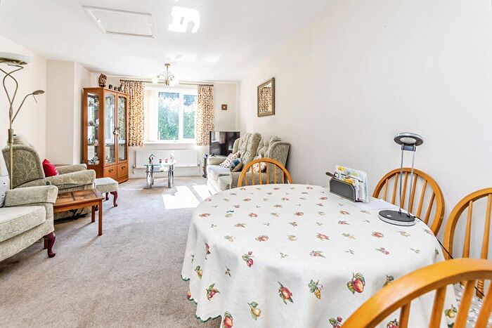 2 Bedroom Flat For Sale In Stafford Road, Caterham, Surrey, CR3