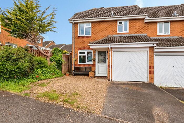 3 Bedroom End Of Terrace House For Sale In Wicks Drive, Chippenham, SN15