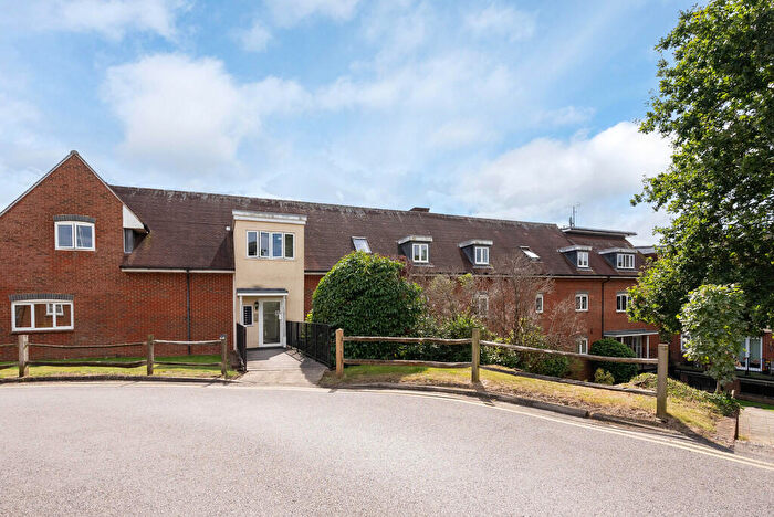 1 Bedroom Apartment For Sale In Horsham Road, Dorking, RH4