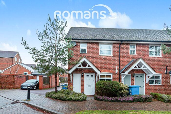 2 Bedroom Detached House To Rent In East Hundreds, Fleet, GU51