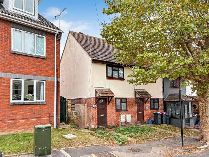 2 Bedroom End Of Terrace House For Sale In Pleasant Road, Southend-On-Sea, SS1