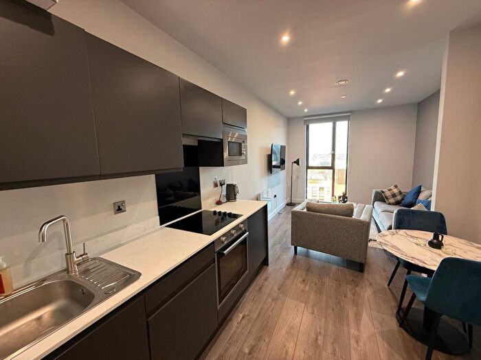 1 Bedroom Apartment To Rent In Parliament Square, L1