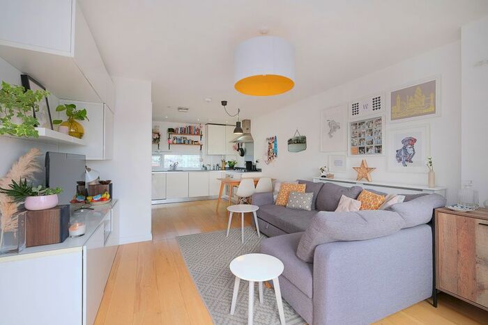 1 Bedroom Flat To Rent In Cresset Road, London, E9