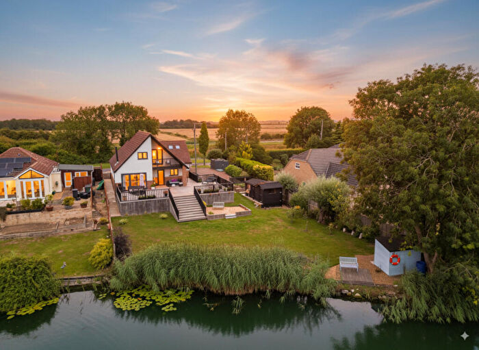 3 Bedroom Detached House For Sale In Green Apples, Hollow Road, Ramsey Forty Foot, PE26