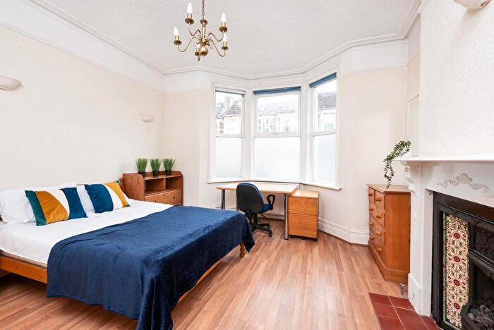 5 Bedroom Semi Detached House To Rent In Cynthia Road, Bath, BA2