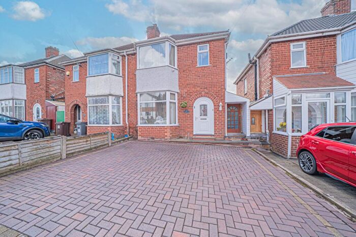 3 Bedroom Semi Detached House For Sale In Sansome Road, Shirley, B90