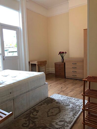 Studio To Rent In Dyne Road, London, NW6
