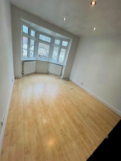 3 Bedroom Semi-Detached House To Rent In Brook Drive, North Harrow, Harrow, HA1