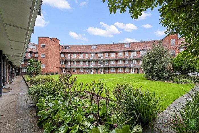 2 Bedroom Flat To Rent In Shirehall Lane, Brent Cross, NW4