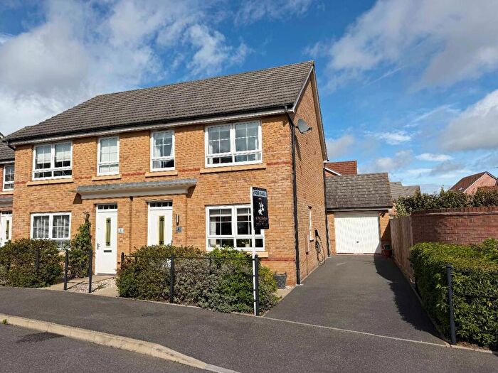 2 Bedroom Semi-Detached House For Sale In Peregrine Way, Heathcote, Warwick, CV34