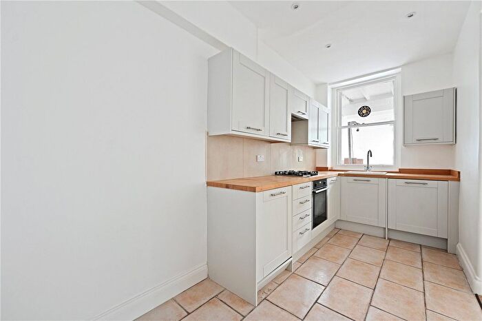 1 Bedroom Flat To Rent In Ladbroke Gardens, London, W11