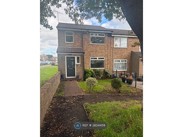 3 Bedroom Semi-Detached House To Rent In Blaydon Walk, Wellingborough, NN8