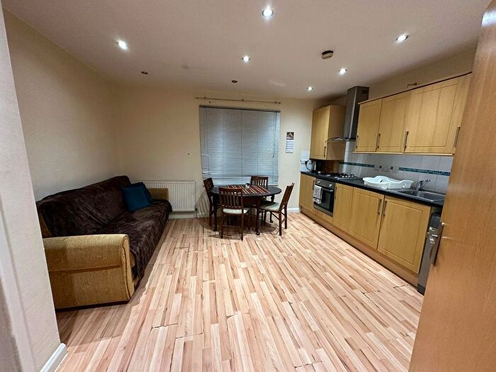2 Bedroom Flat To Rent In Hatfield Road, London, E15