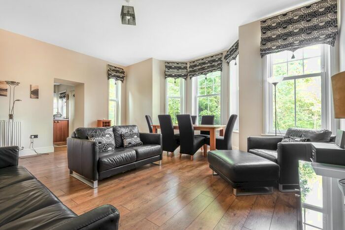 2 Bedroom Flat To Rent In Court Road, Eltham, London, SE9