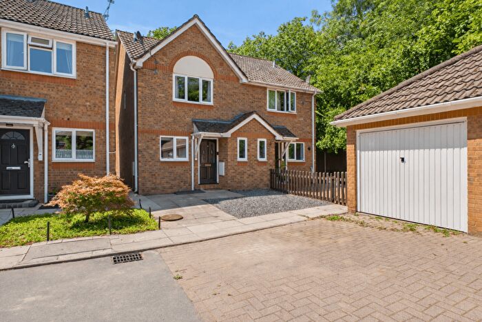 3 Bedroom Semi Detached House For Sale In Moorland Close, Locks Heath, SO31