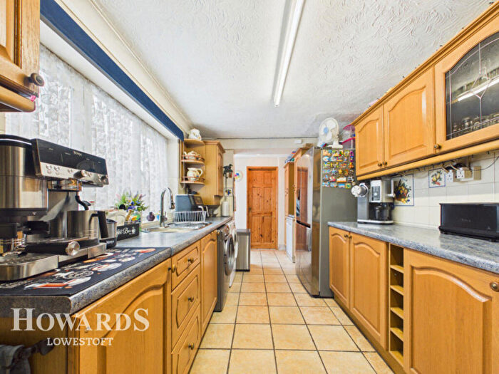 3 Bedroom Terraced House For Sale In Raglan Street, Lowestoft, NR32
