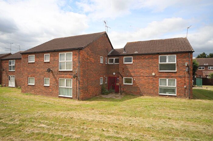 3 Bedroom Flat To Rent In Drivers Court, Leighton Buzzard, LU7