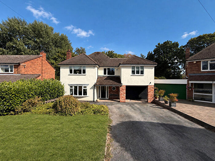 4 Bedroom Detached House For Sale In Lockhart Drive, Four Oaks, Sutton Coldfield, B75