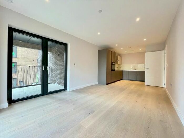 1 Bedroom Flat To Rent In Blackfriars Road Hw, London, SE1