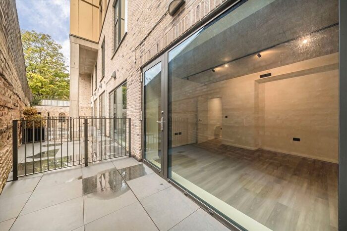 2 Bedroom Flat For Sale In Maryland Point, Stratford, E15