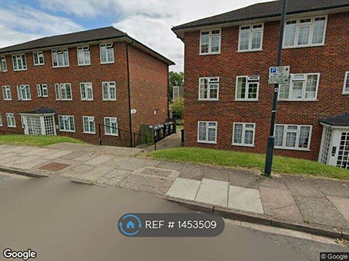 2 Bedroom Flat To Rent In Lantern Close, Wembley, HA0